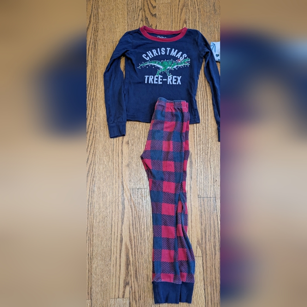 Boys Size 6 Lot ( 2 Sets PJs, 1 Long Sleeve Shirt And 1 Pair Of Jeans) - Picture 2 of 6